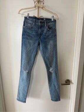 New Levi's Medium Blue Skinny Jeans with Knee Distress